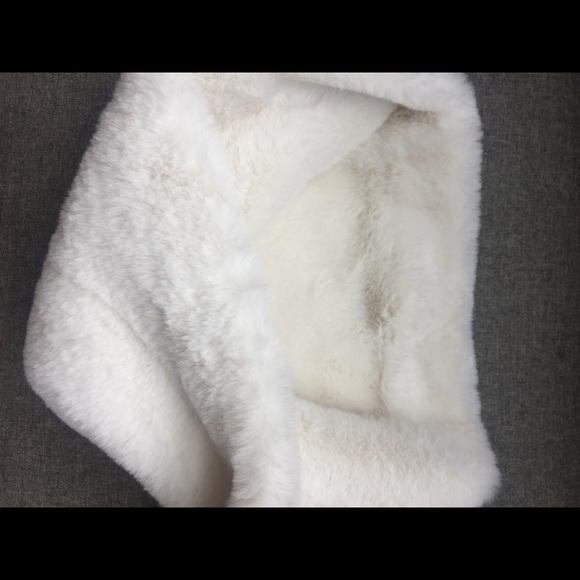 Banana Republic Scarf OS - Picture 5 of 5